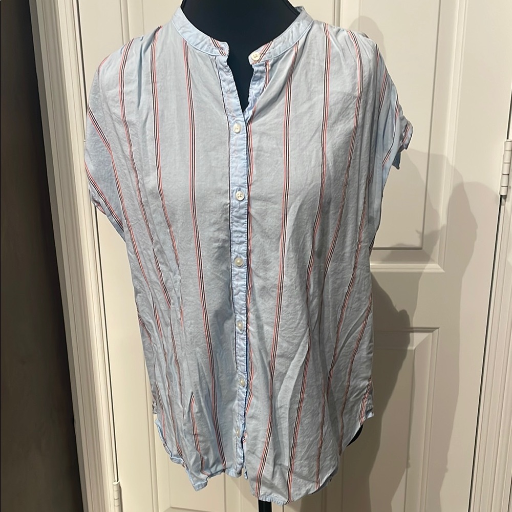 Old Navy Red and Blue Short Sleeve Button Down Shirt (C)